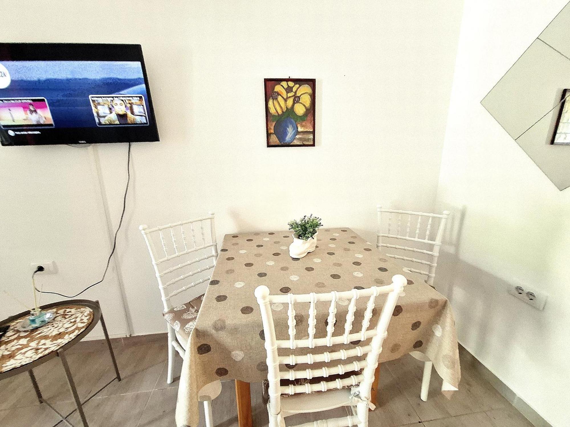 Kadena Apartments โกตอร์ ภายนอก รูปภาพ