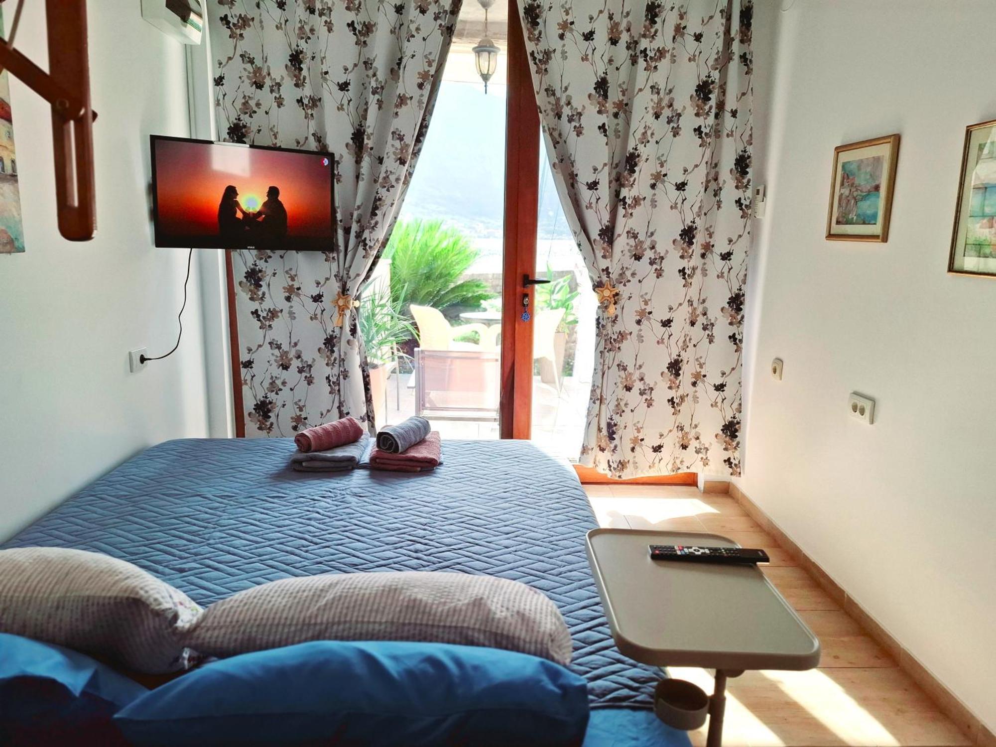 Kadena Apartments โกตอร์ ภายนอก รูปภาพ